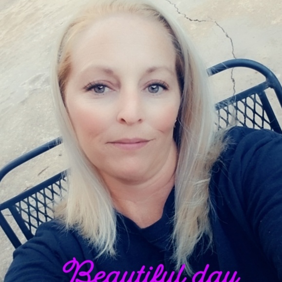 Meet your Posher, Carissa - Picture 7 of 8